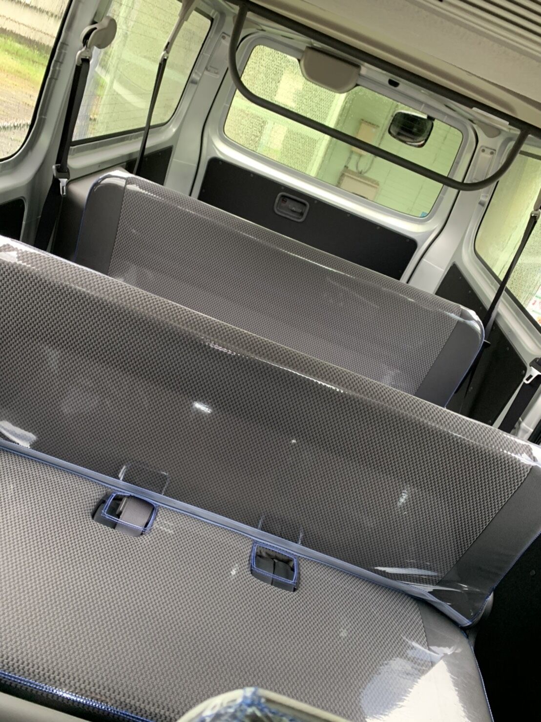 車内